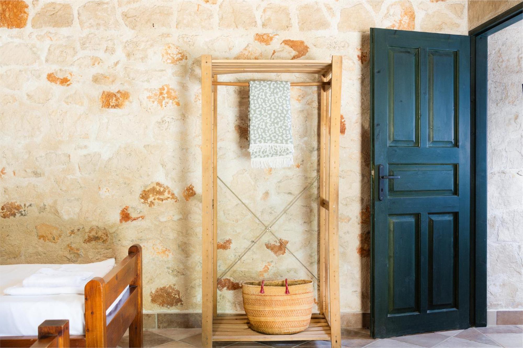 Orama Stone Apartments - Authentic Hospitality In A Historical Location, By Zantewize Room photo