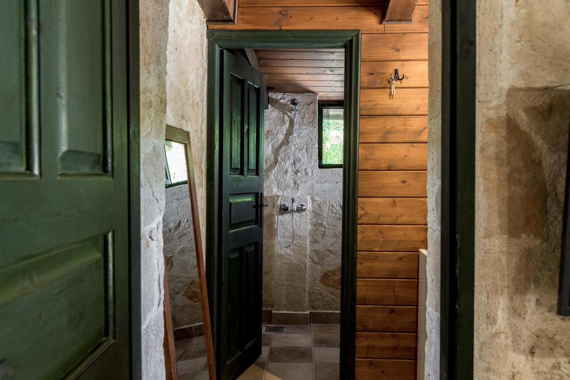 Orama Stone Apartments - Authentic Hospitality In A Historical Location, By Zantewize Room photo