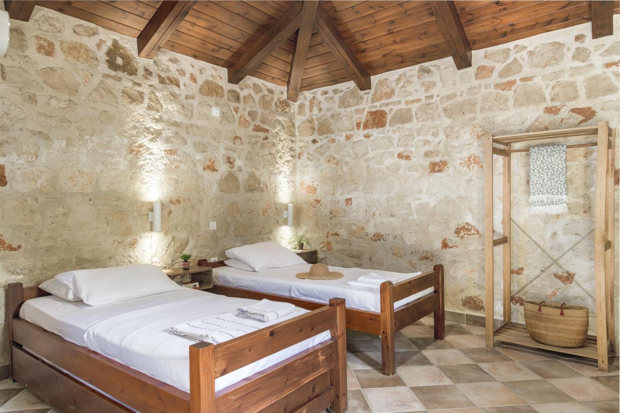 Orama Stone Apartments - Authentic Hospitality In A Historical Location, By Zantewize Room photo